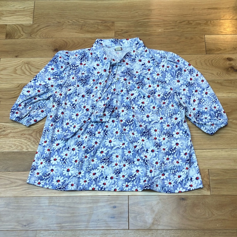 Vintage plus Tigerlily Floral Blue and White Blouse 1X 2X